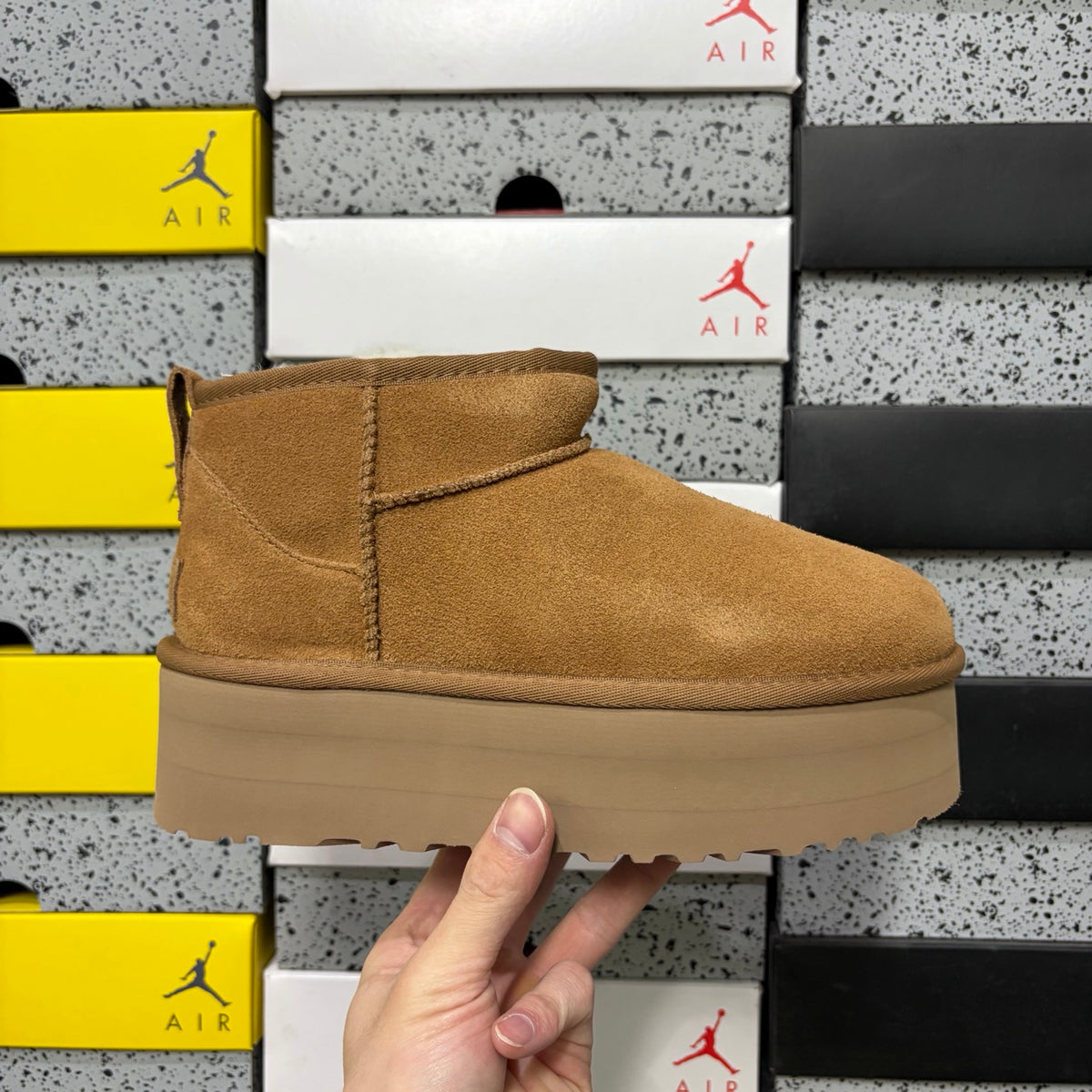 UGG Ultra Mini 5 cm Platform Boots in Chestnut