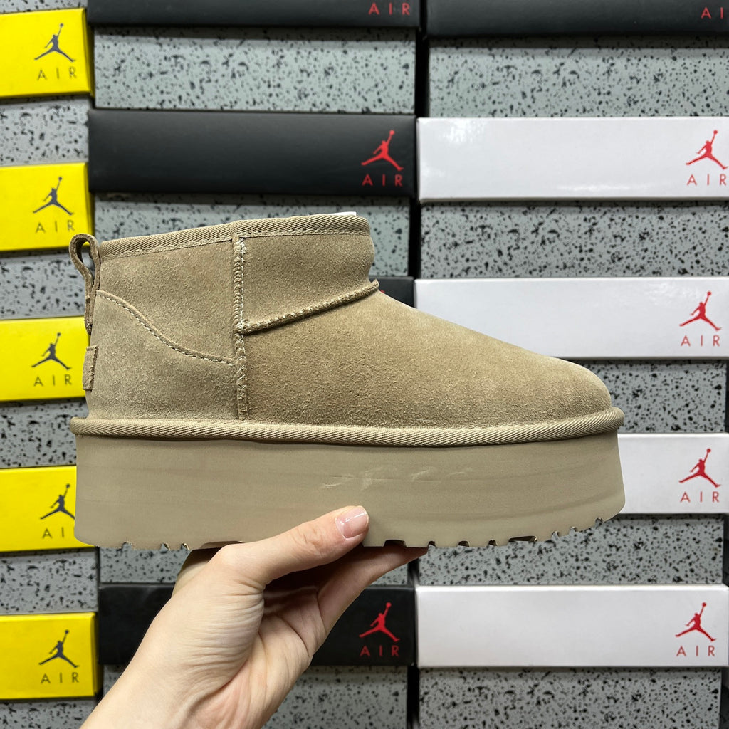 UGG Ultra Mini Platform Boots in Mustard Seed – 5 cm Sole