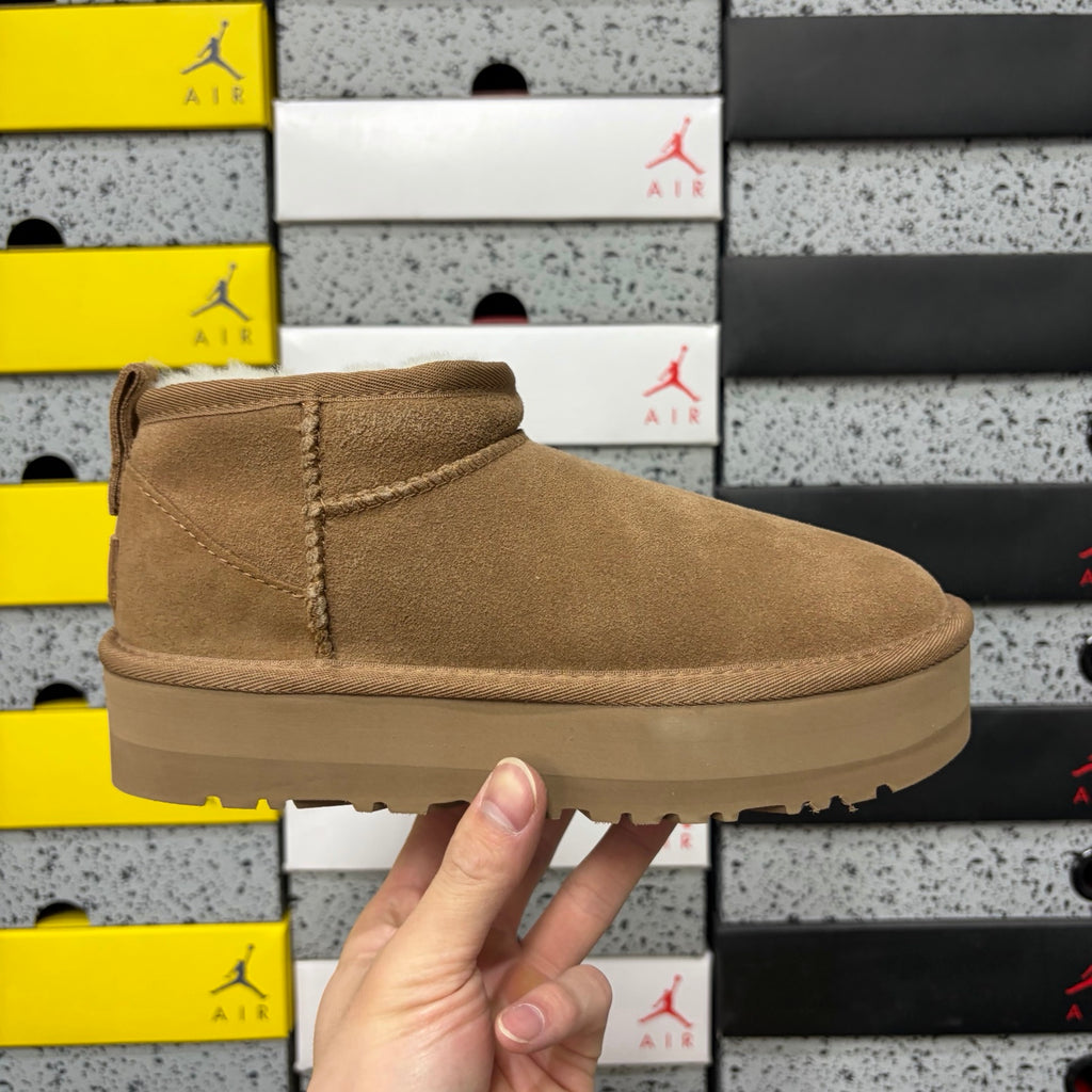 UGG Ultra Mini 3 cm Platform Boots in Chestnut
