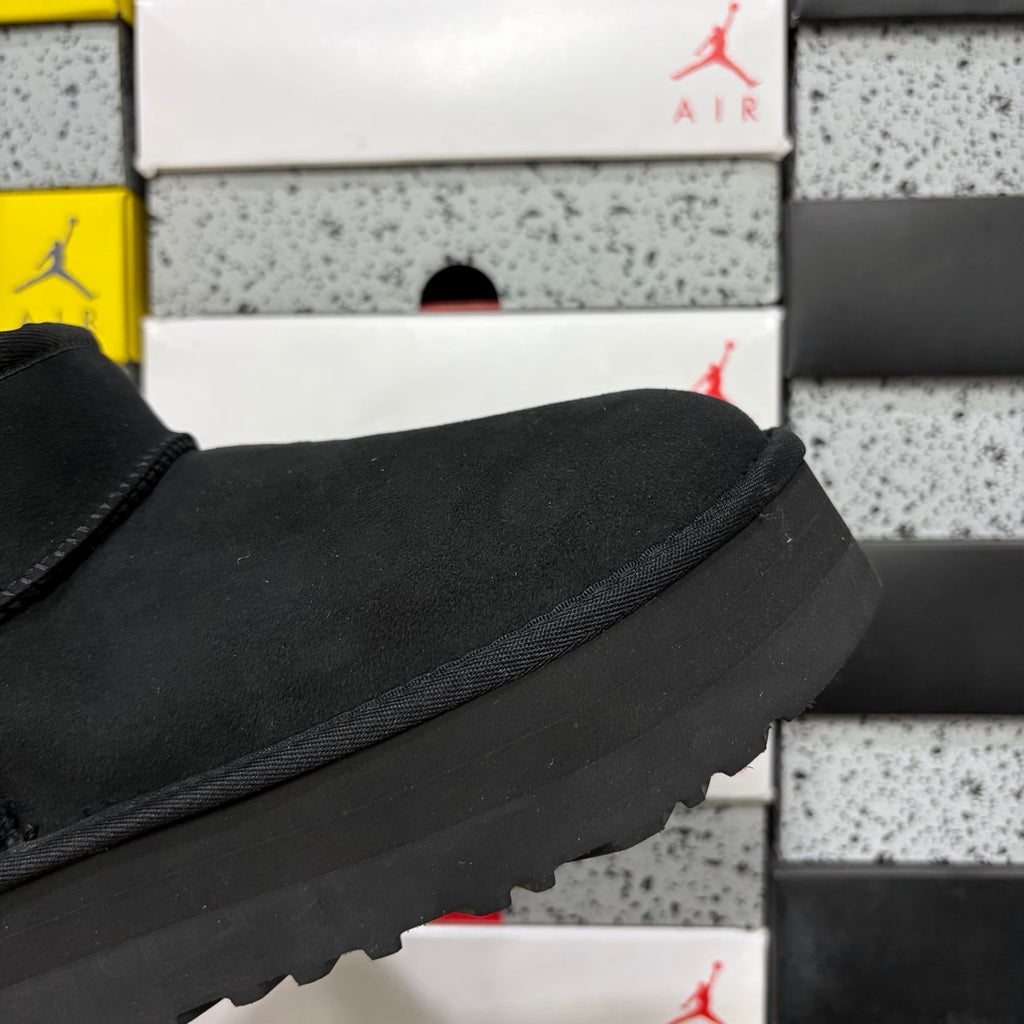 UGG Ultra Mini 3 cm Platform Boots in Black