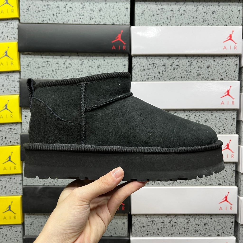 UGG Ultra Mini Platform Boots in Black with 3 cm Sole