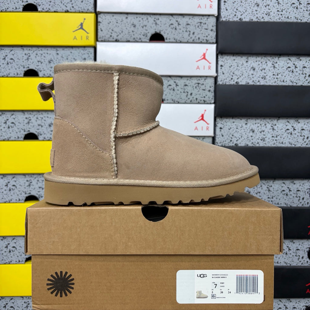 UGG 5854 Boots in Sand
