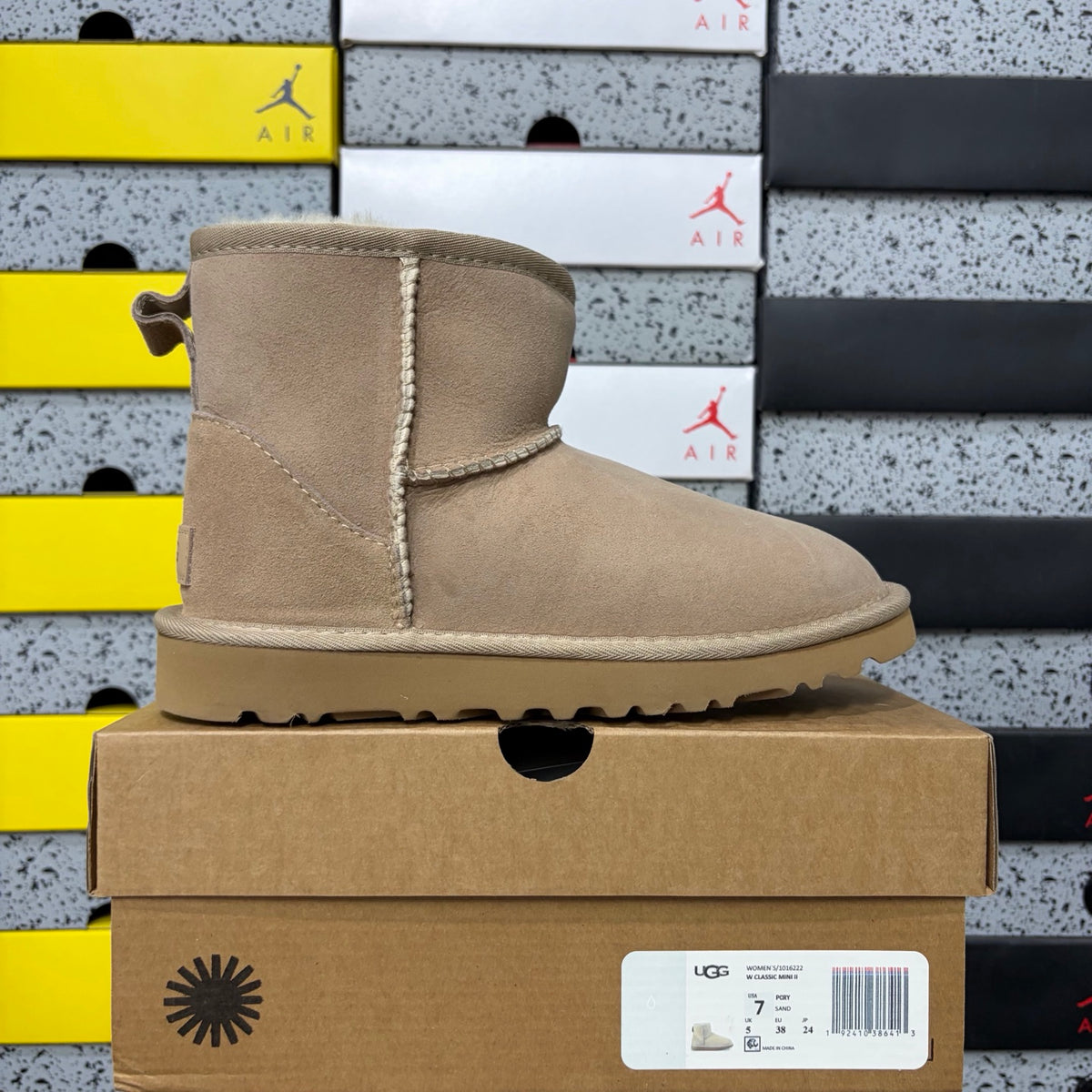 UGG 5854 Boots in Sand