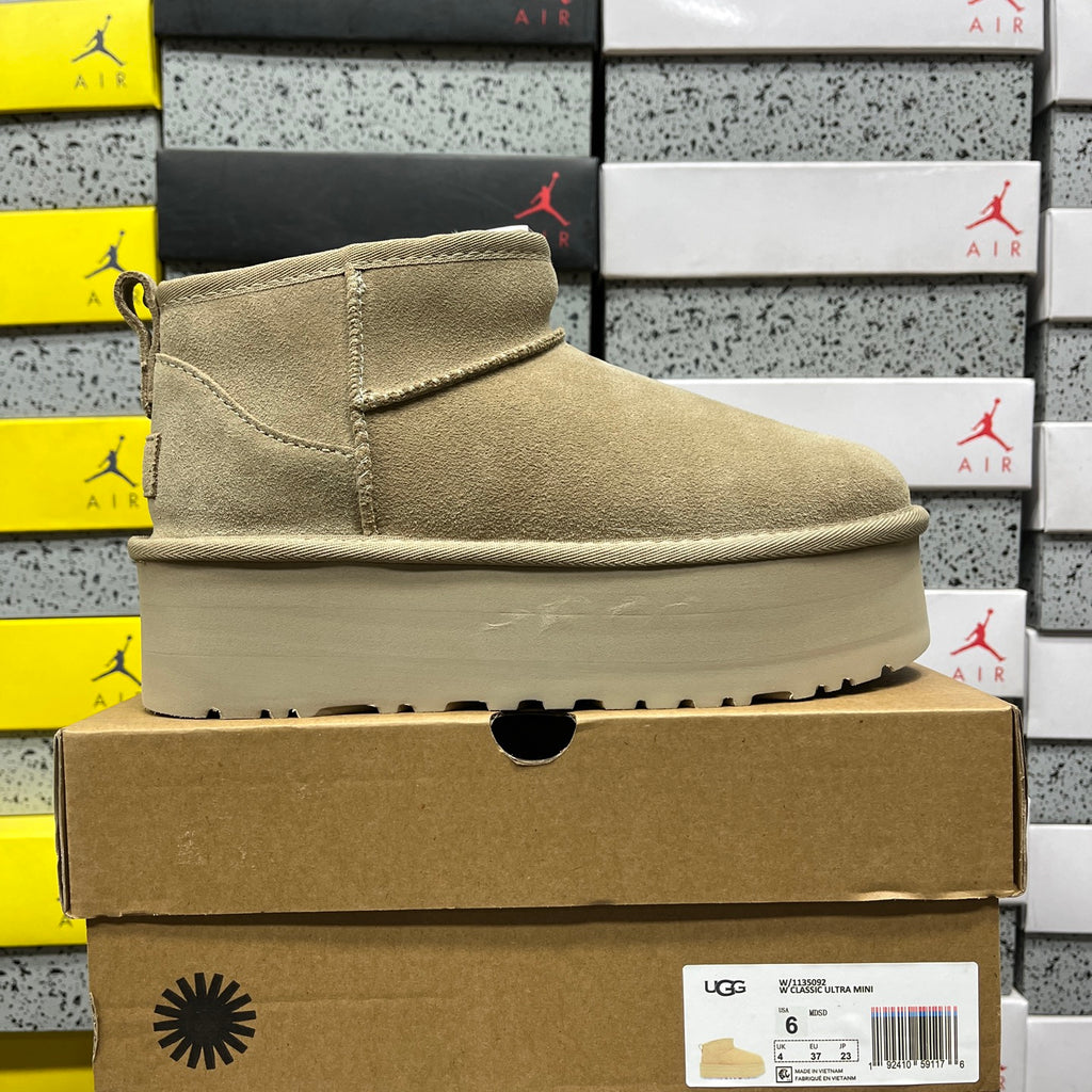 UGG Ultra Mini Platform Boots in Mustard Seed – 5 cm Sole