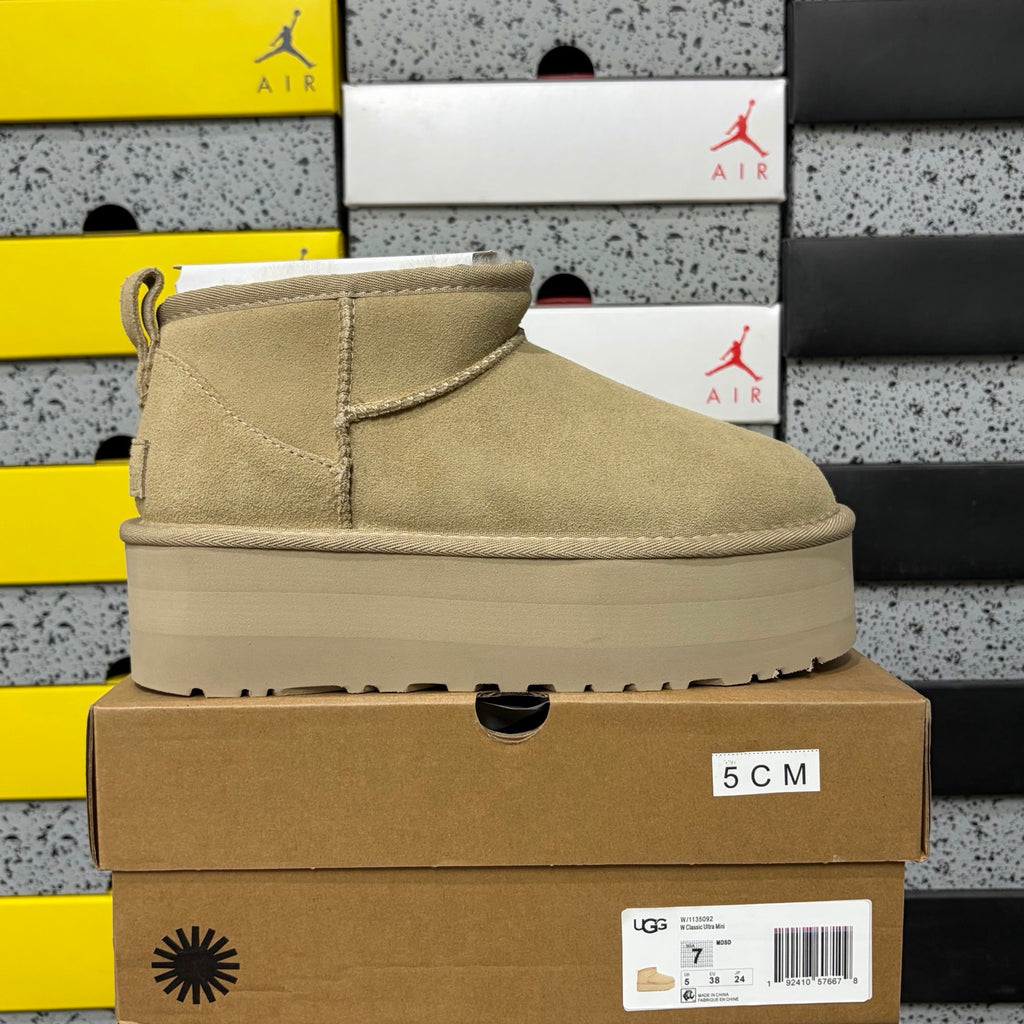 UGG Ultra Mini 5 cm Platform Boots in Mustard Seed