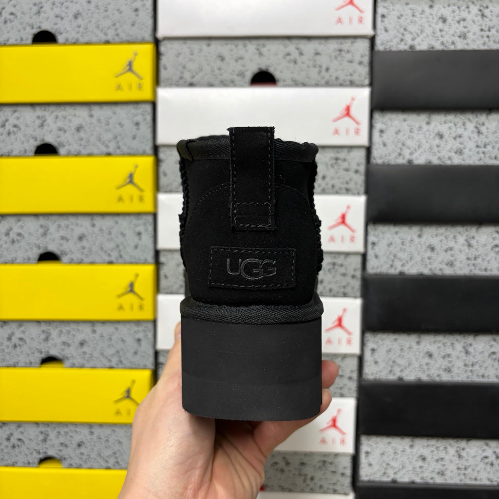 UGG Ultra Mini 5 cm Platform Boots in Black