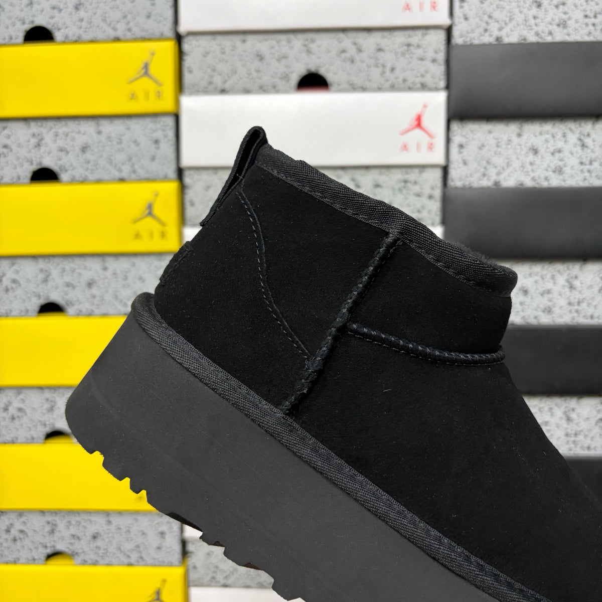 UGG Ultra Mini 5 cm Platform Boots in Black