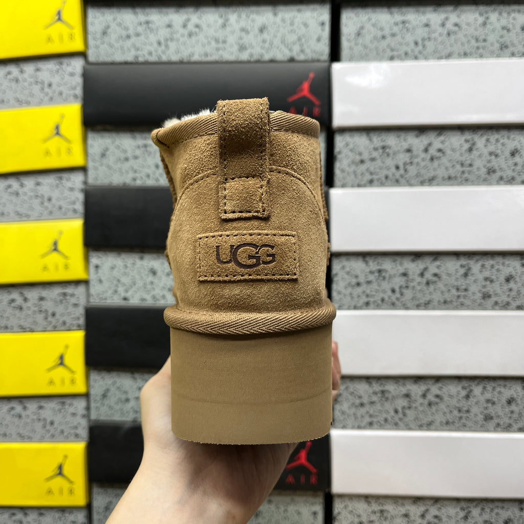 UGG Ultra Mini Platform Boots in Chestnut with 5 cm Sole