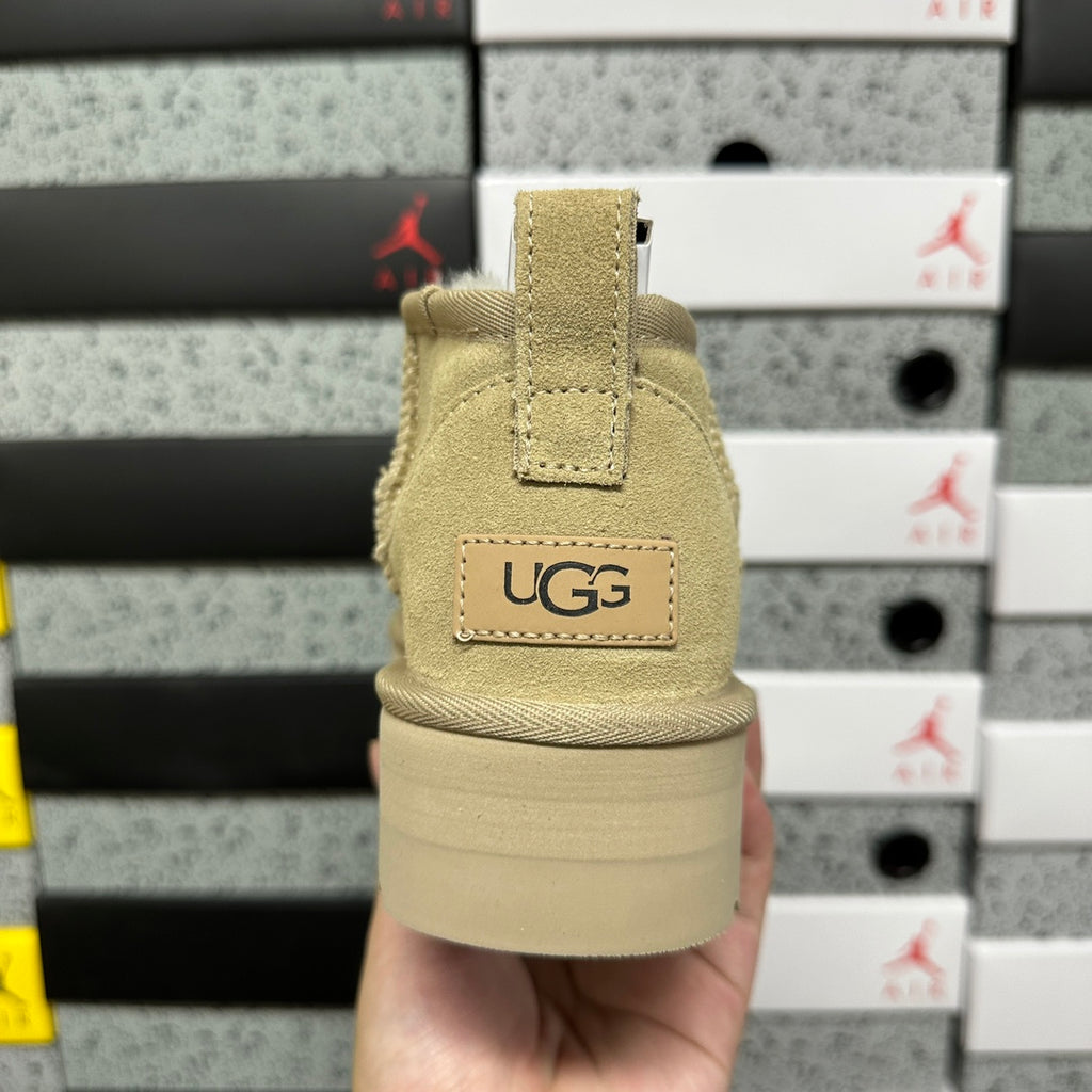 UGG Ultra Mini 3 cm Platform Boots in Mustard Seed