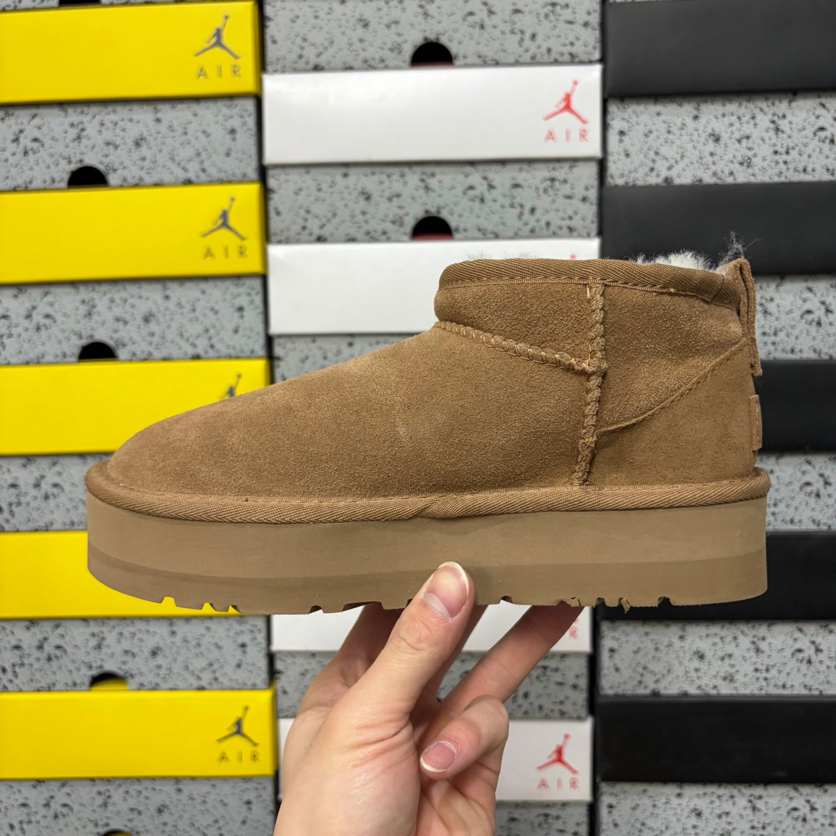 UGG Ultra Mini 3 cm Platform Boots in Chestnut