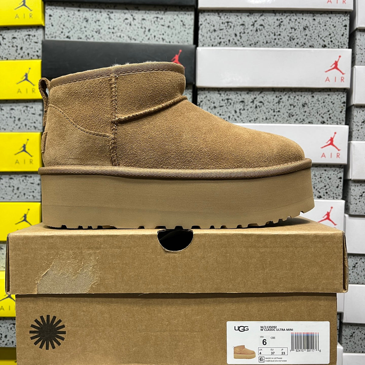 UGG Ultra Mini Platform Boots in Chestnut with 5 cm Sole