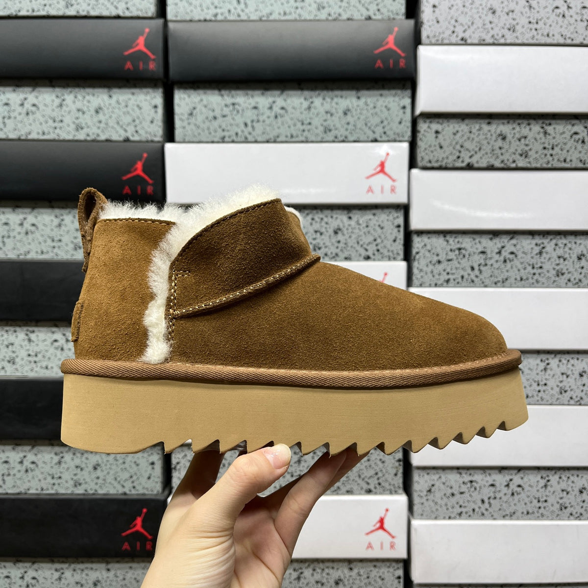 UGG Chestnut Ankle Boots with 5 cm Platform