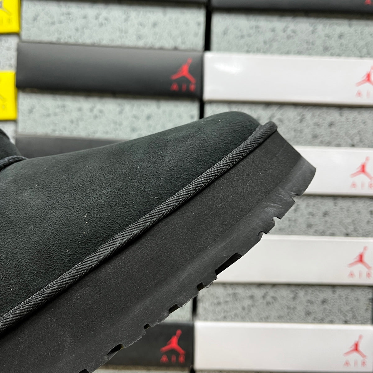 UGG Ultra Mini Platform Boots in Black with 3 cm Sole
