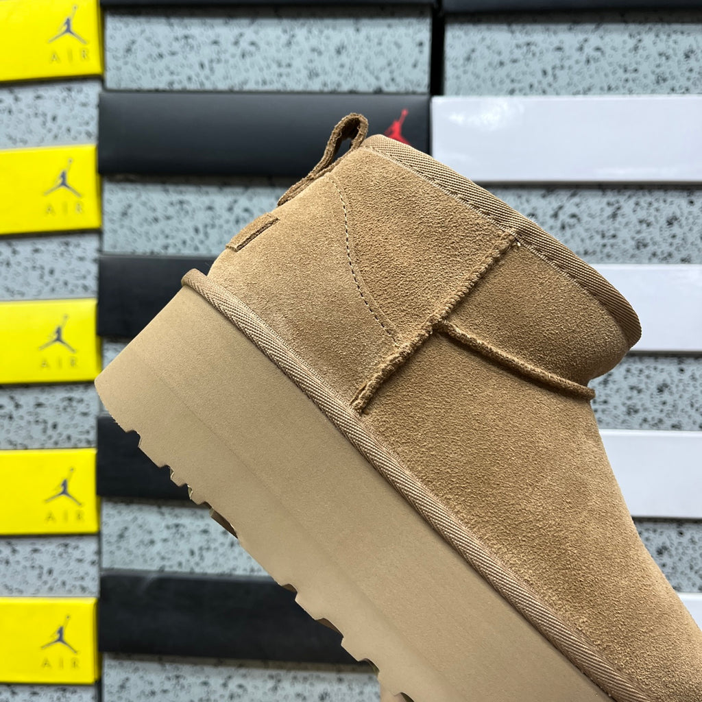 UGG Ultra Mini Platform Boots in Chestnut with 5 cm Sole