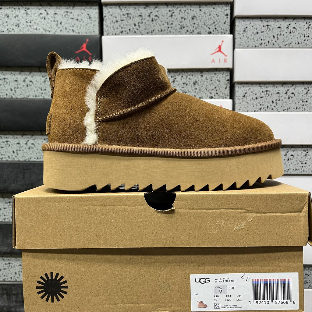 UGG Chestnut Ankle Boots with 5 cm Platform