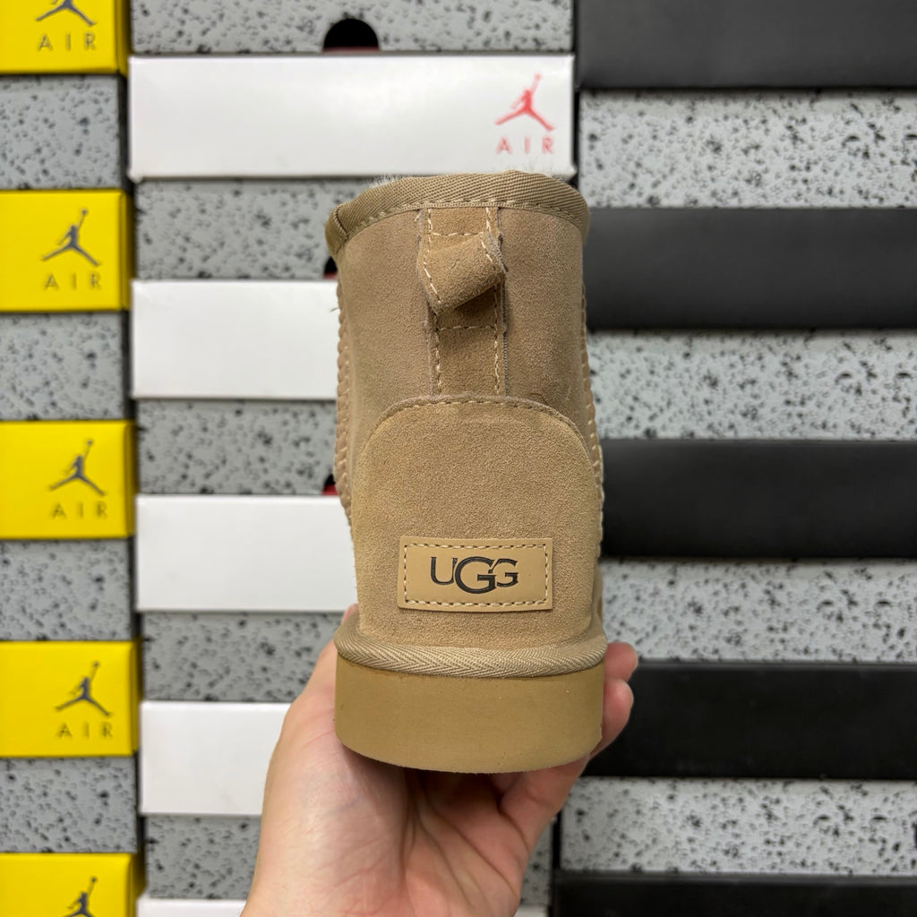UGG 5854 Boots in Sand