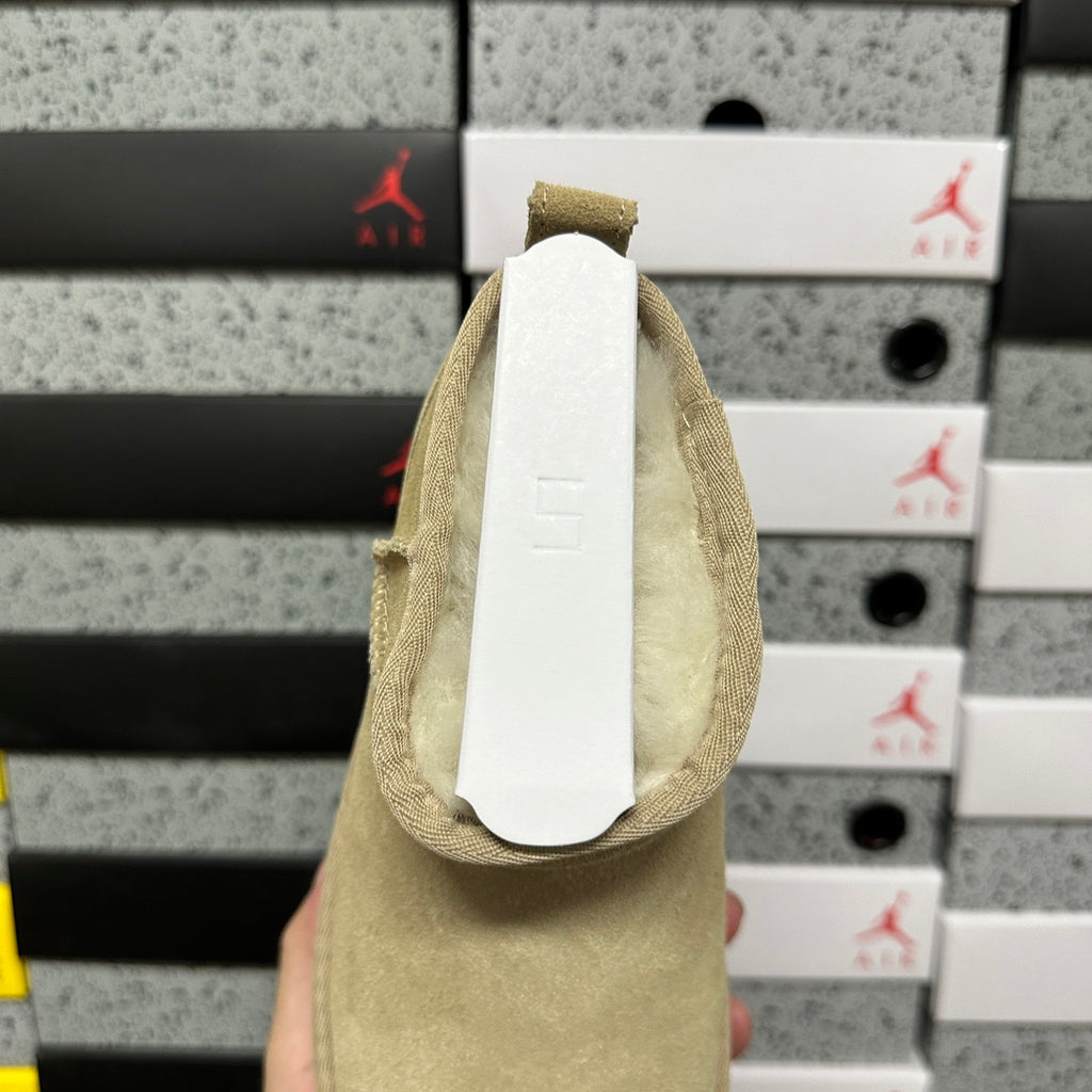 UGG Ultra Mini 3 cm Platform Boots in Mustard Seed