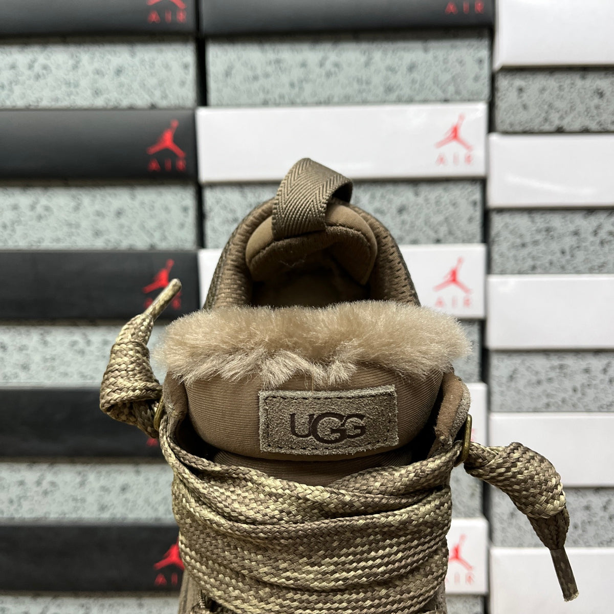 UGG Lowmel Lace-Up Shoes in Smoky Brown