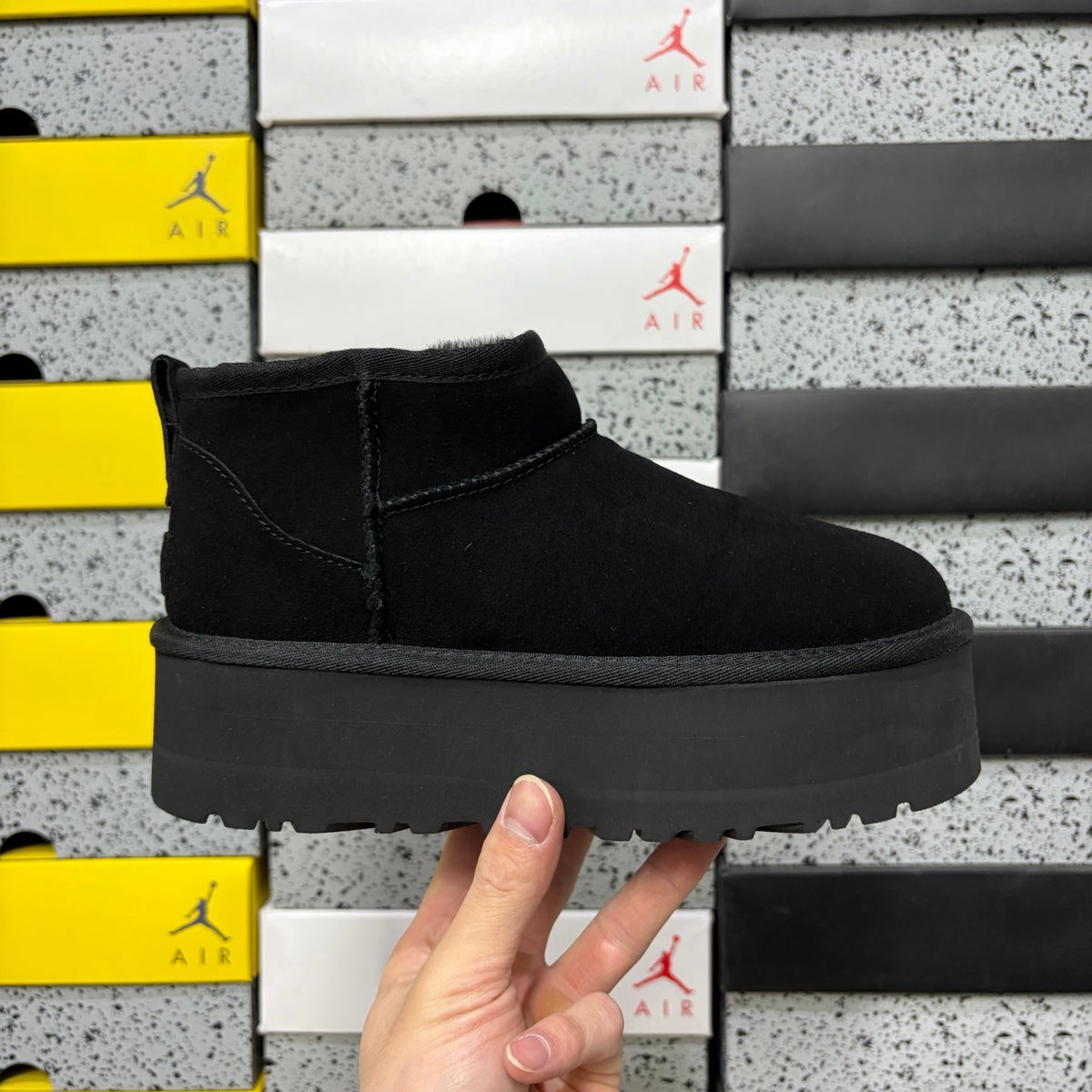 UGG Ultra Mini 5 cm Platform Boots in Black