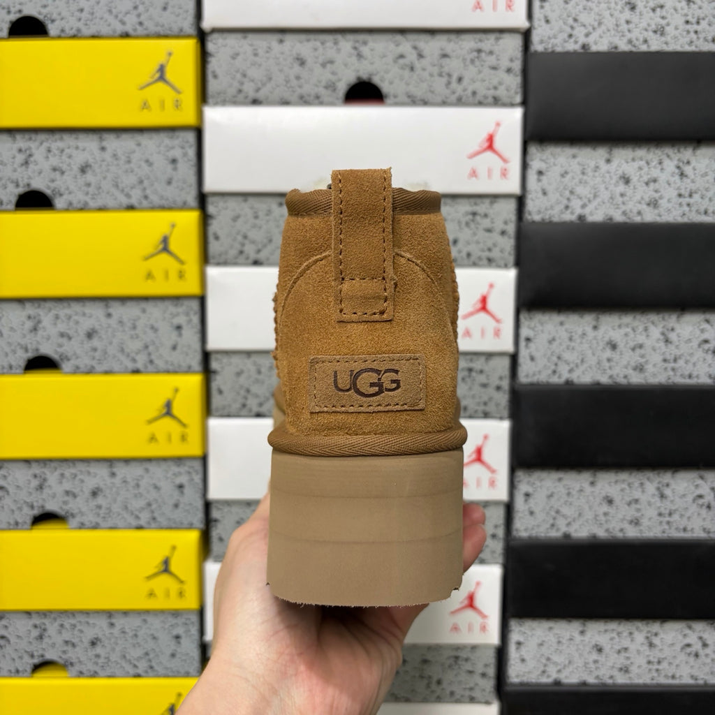 UGG Ultra Mini 5 cm Platform Boots in Chestnut
