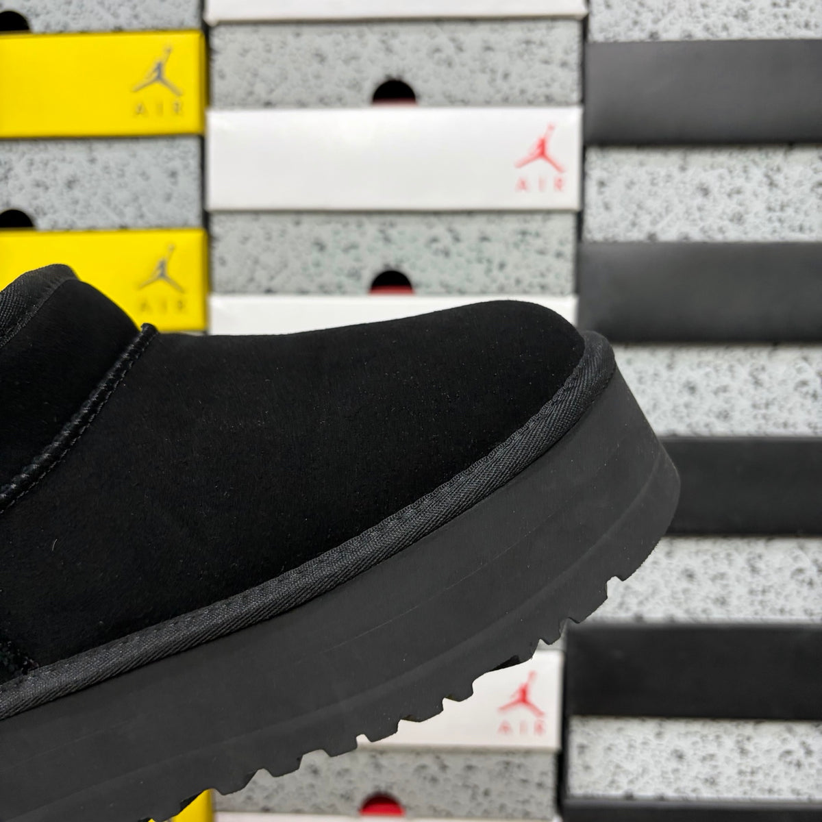 UGG Ultra Mini 5 cm Platform Boots in Black